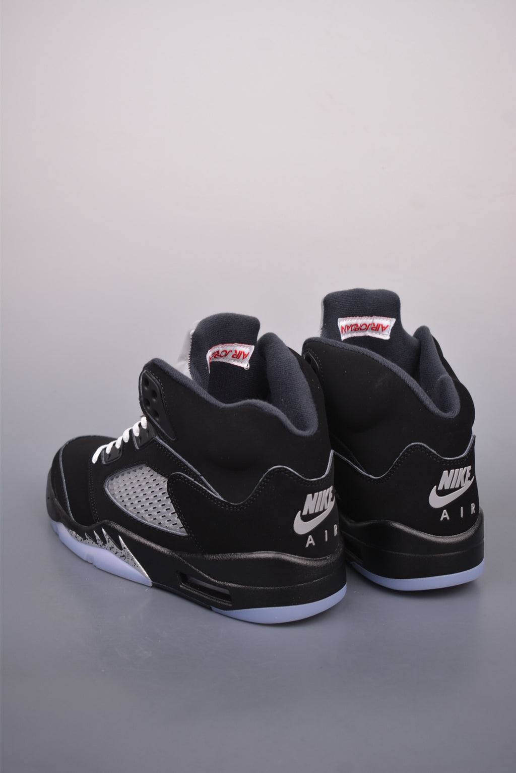 Jordon 5 Black Metallic