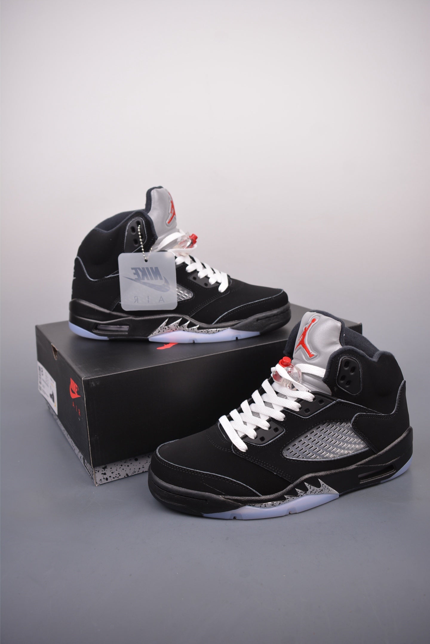 Jordon 5 Black Metallic