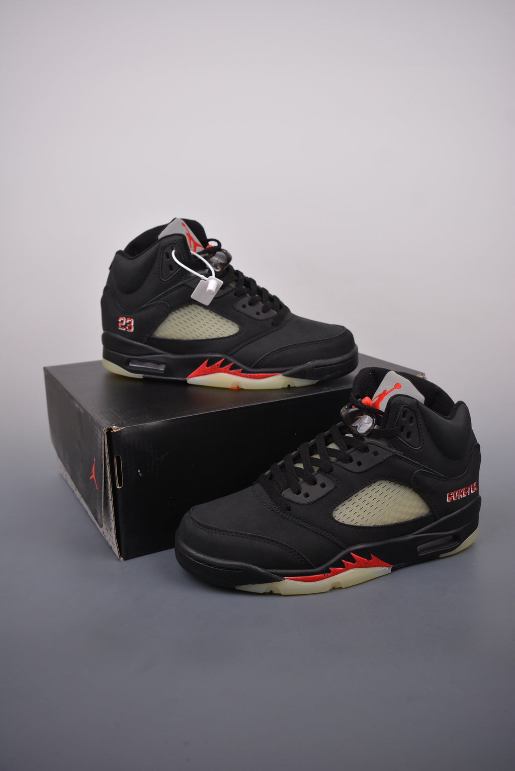 Jordan 5 Retro Gore-Tex Off Noir
