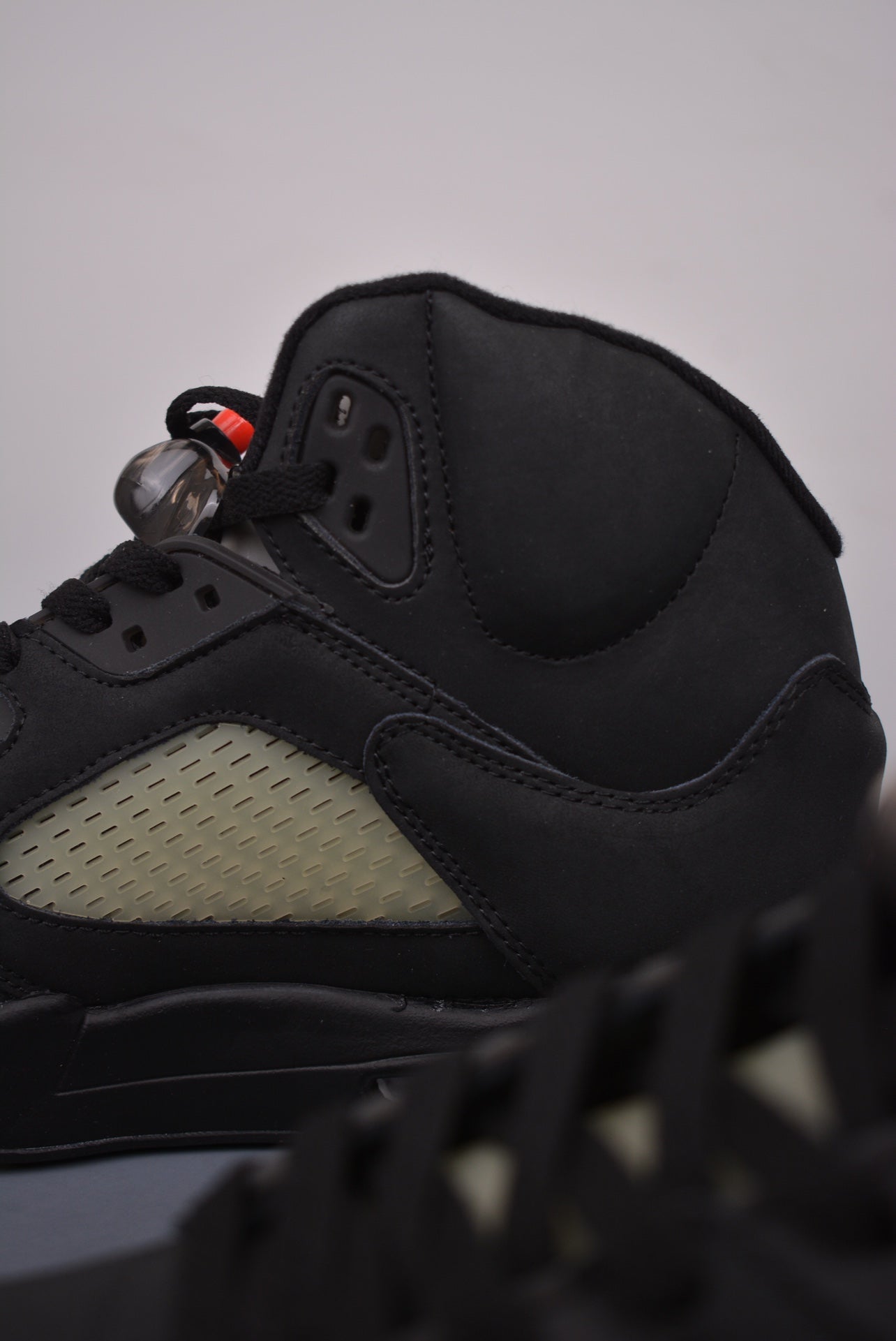 Jordan 5 Retro Gore-Tex Off Noir